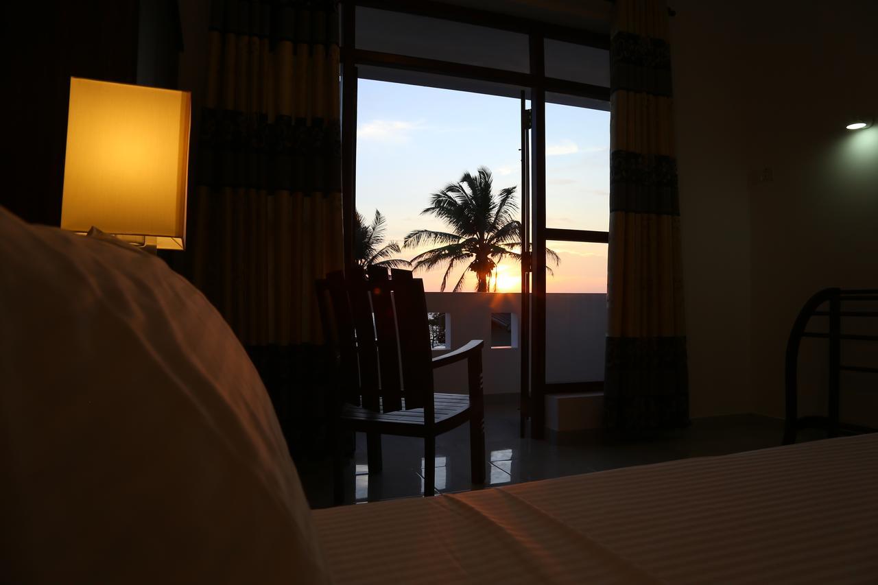 Hikka Regent Hotel Хиккадува Экстерьер фото